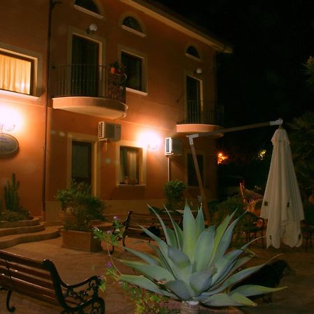Villa Aurora Le Castella  Exterior foto